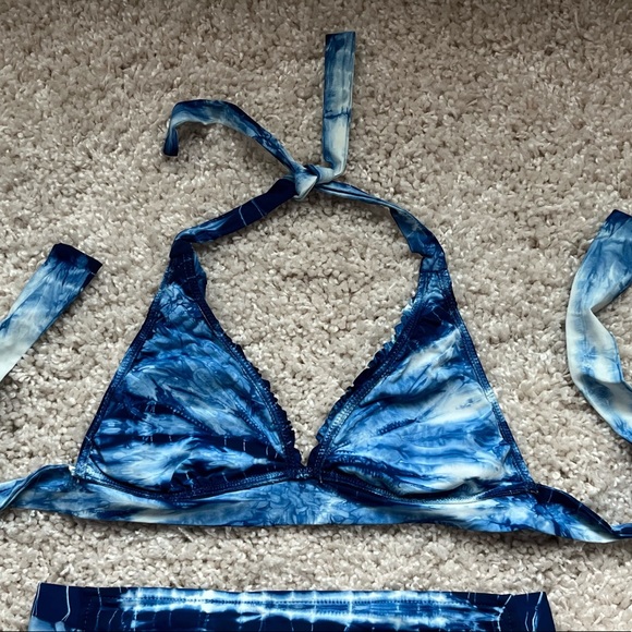 GUC Lucky Brand Blue Tie Dye Swimsuit, Size XS/S - Picture 6 of 9